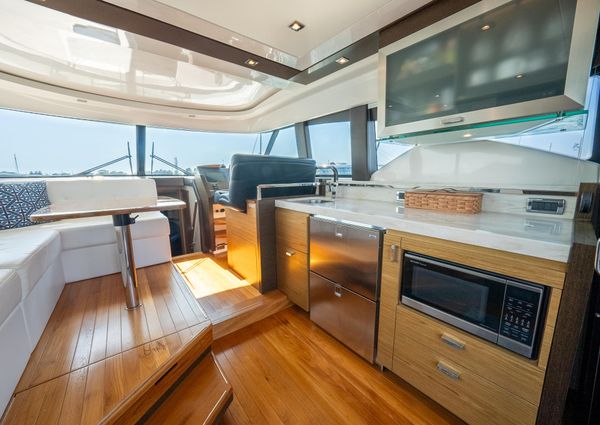 Tiara Yachts 44 Coupe image