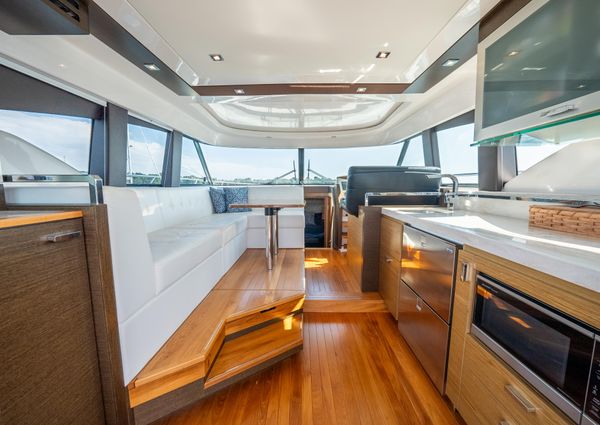 Tiara Yachts 44 Coupe image