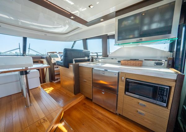 Tiara Yachts 44 Coupe image