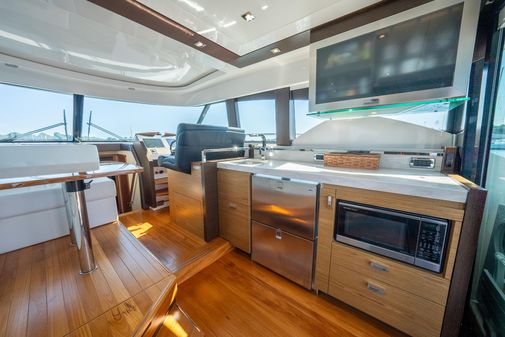 Tiara Yachts 44 Coupe image