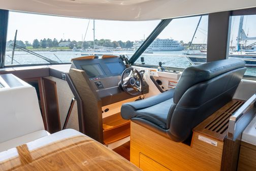 Tiara Yachts 44 Coupe image