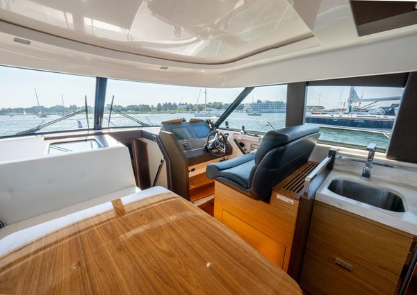 Tiara Yachts 44 Coupe image