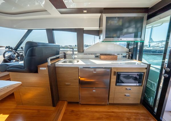 Tiara Yachts 44 Coupe image