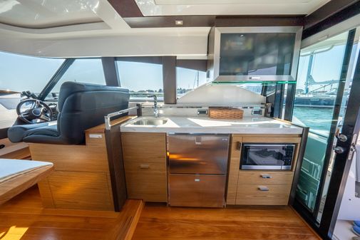 Tiara Yachts 44 Coupe image