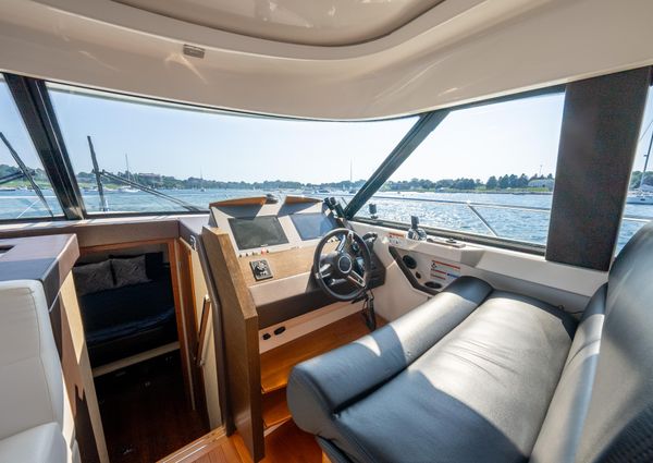 Tiara Yachts 44 Coupe image