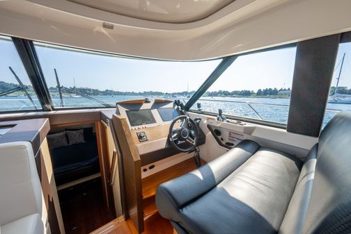 Tiara Yachts 44 Coupe image