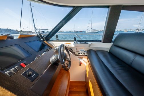 Tiara Yachts 44 Coupe image