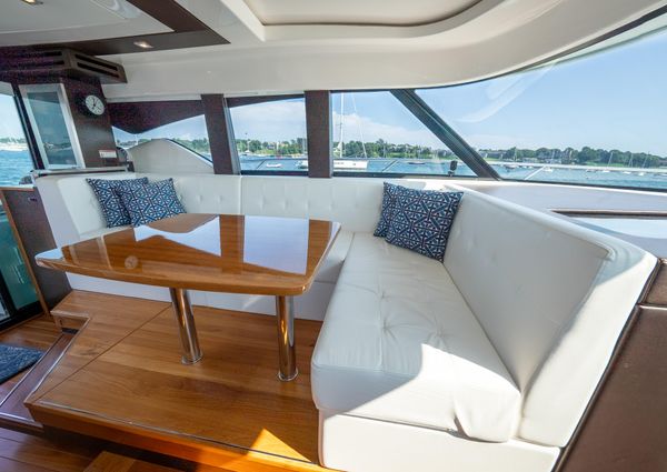 Tiara Yachts 44 Coupe image