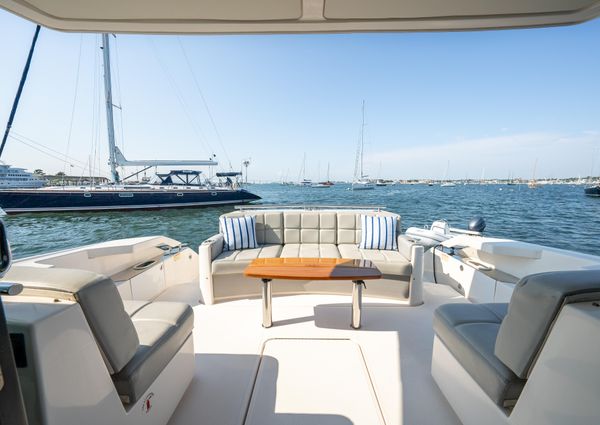 Tiara Yachts 44 Coupe image