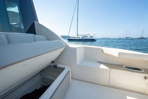 Tiara Yachts 44 Coupe image