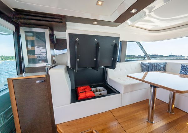 Tiara Yachts 44 Coupe image