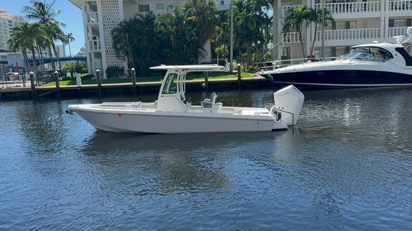 Everglades 253 Center Console 