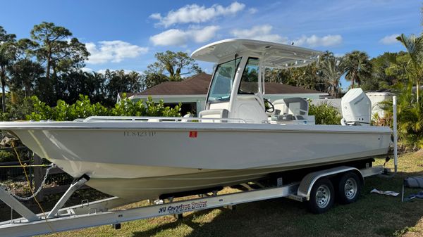 Everglades 253 Center Console 