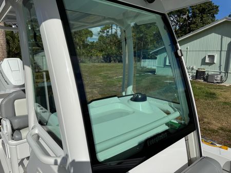 Everglades 253 Center Console image