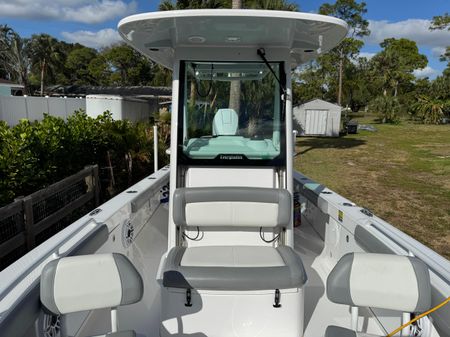 Everglades 253 Center Console image