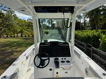 Everglades 253 Center Console image