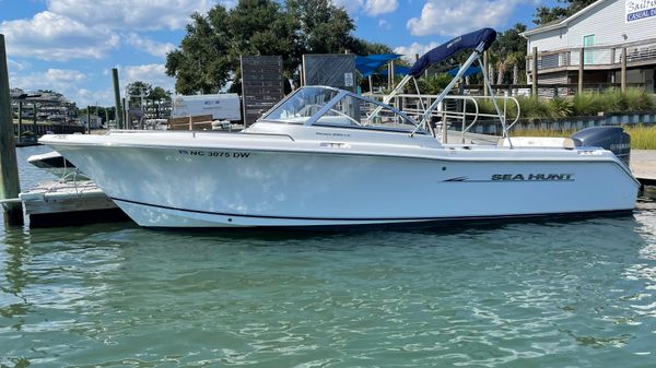 Sea Hunt Escape 220 LE 