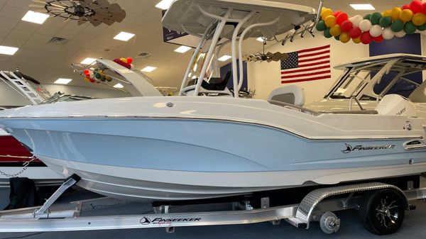Finseeker 220 CC