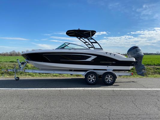 Chaparral 21 SSI Sport Outboard - main image