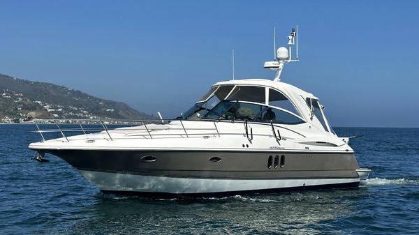 Cruisers Yachts 420 Express 