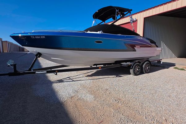 Formula 270 Bowrider - main image