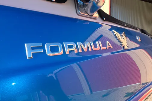 Formula 270 Bowrider image