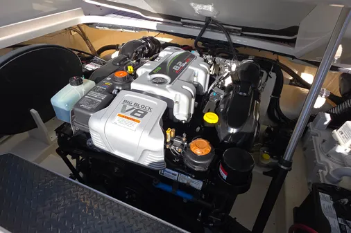 Formula 270 Bowrider image