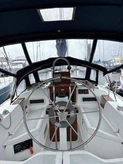 Hunter 34 image