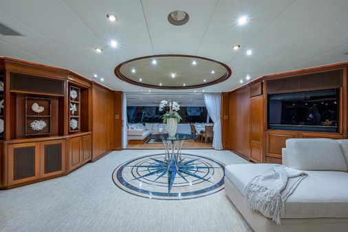 Christensen 141 Raised Pilothouse image