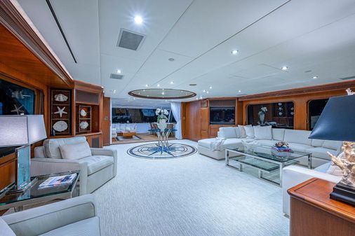 Christensen 141 Raised Pilothouse image