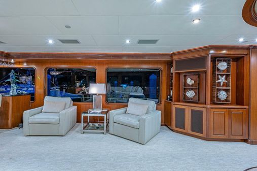 Christensen 141 Raised Pilothouse image