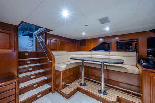 Christensen 141 Raised Pilothouse image