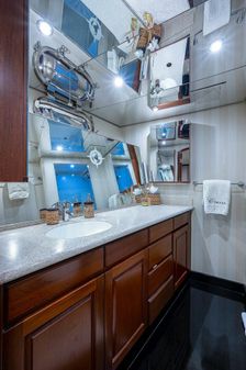 Christensen 141 Raised Pilothouse image