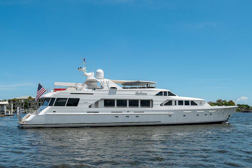 Christensen 141 Raised Pilothouse image