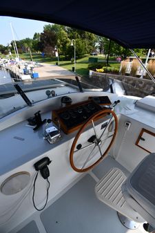 Defever 49-PILOTHOUSE image