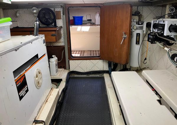 Defever 49-PILOTHOUSE image