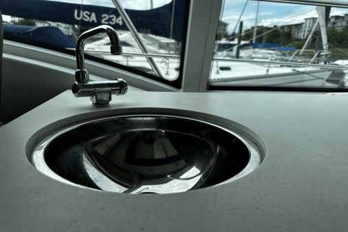 Cruisers Yachts 41 Cantius image