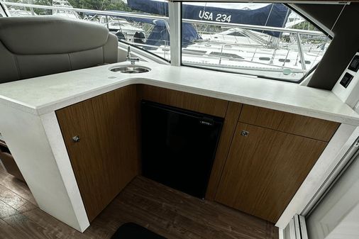 Cruisers Yachts 41 Cantius image