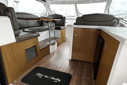 Cruisers Yachts 41 Cantius image