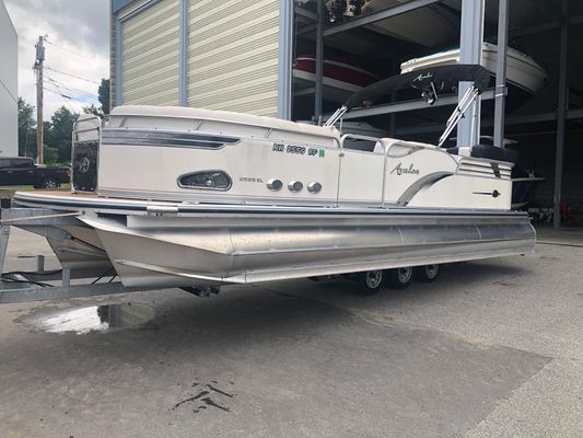 Avalon Excalibur - 25' - main image