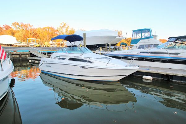 Rinker 235 Fiesta Vee - main image