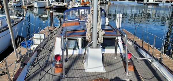 Spindrift 43 Pilothouse image