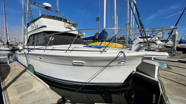 Riviera 33 Flybridge