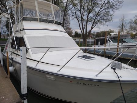 Egg Harbor 33 Sedan image