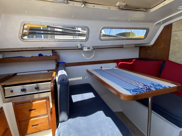 1985 Catalina 25 Pop Top Swing keel Oxnard, California - Seacoast Yachts