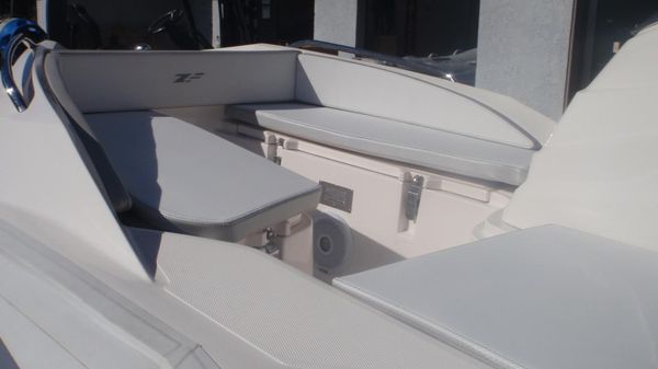 Zar Z2 Tender