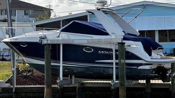 Monterey 280 Sport Yacht 