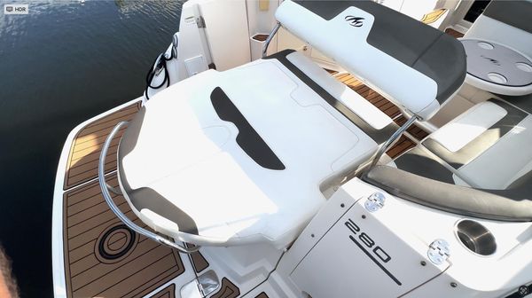 Monterey 280 Sport Yacht image