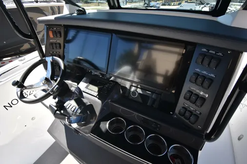 Blackfin 332 CC image