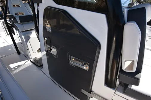 Blackfin 332 CC image